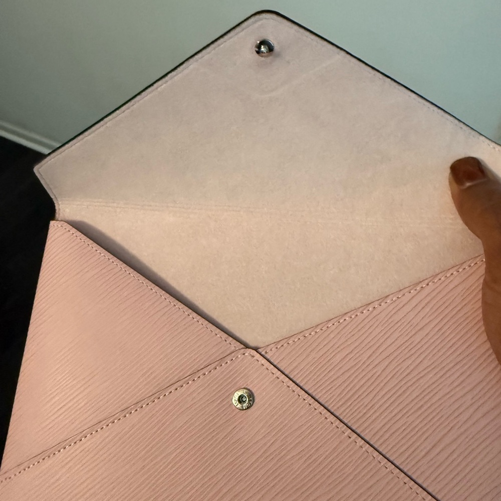 Louis Vuitton Light Pink Envelope Clutch - Picture 5 of 7